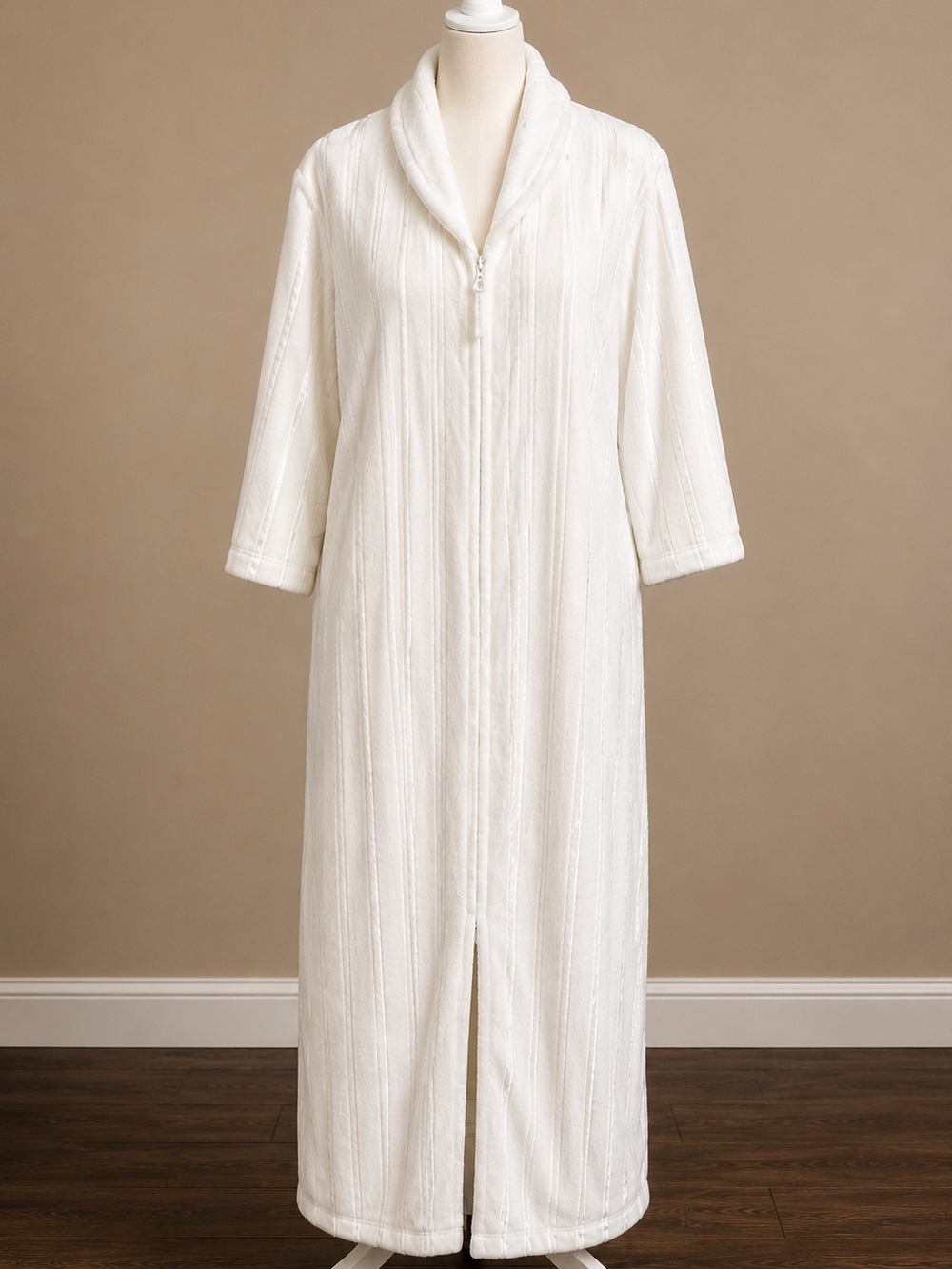 Secret Treasures Plush Zip Front Housecoat Robe XL Winter White Pockets - Picture 2 of 8